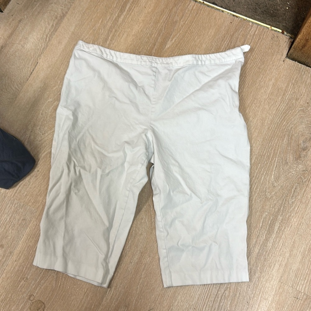 Capri pants